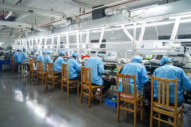 電子廠上班環(huán)境面面觀 挑戰(zhàn)與機遇并存的精密世界